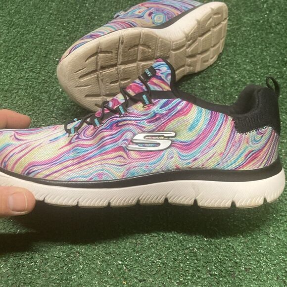 Skechers Swirl Pattern Sneakers women’s size 8.5 wide fit (OKPM-05-032) - Picture 6 of 10